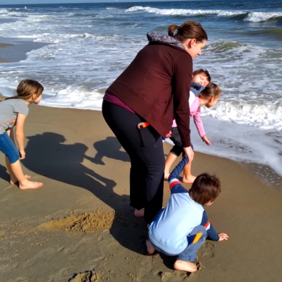 Meet your Posher, Leah - Picture 1 of 1